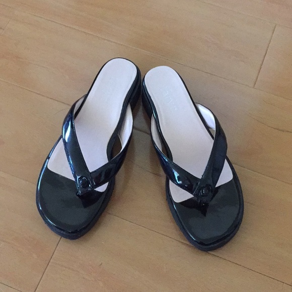 taryn rose flip flops